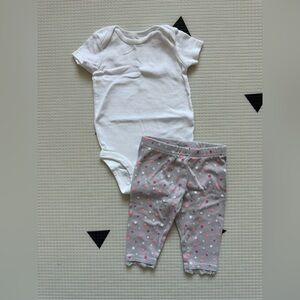 Carters|Baby girl bodysuit & leggings set White Onesie & Gray Star leggings•3M
